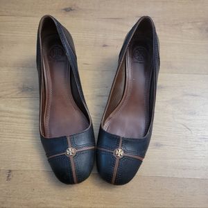 Tory Burch Black Leather Pumps with Brown Trim and Gold Logo